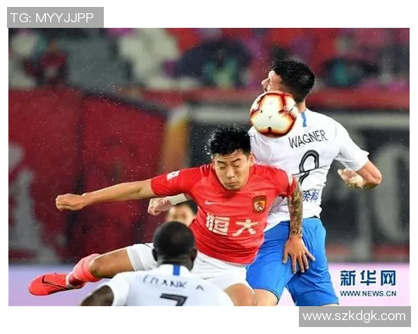 恒大与天津泰达激战在即球迷期待精彩对决与新战术亮相