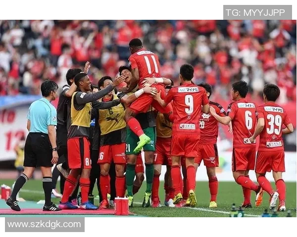 东京绿茵迎战柏太阳全力争胜展现足球激情与团队精神