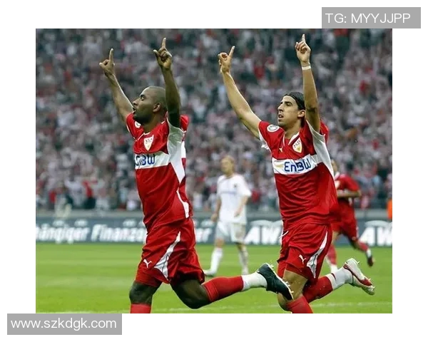 帕尔马与莱切城激战正酣谁能在这场对决中笑到最后 帕尔马与莱切城激战正酣谁能在这场对决中笑到最后