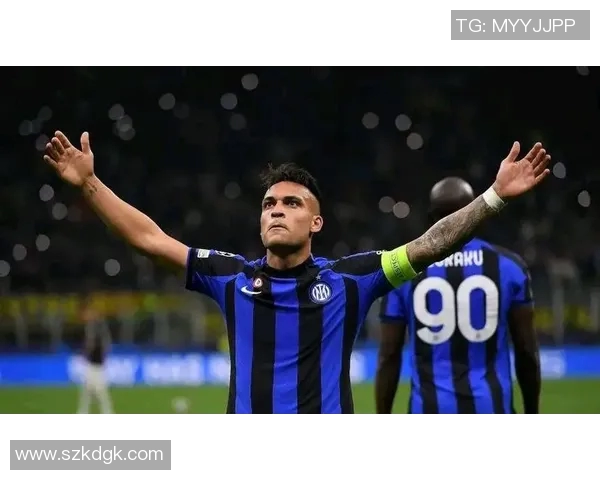 拉齐奥与米兰争夺冠亚军之战精彩回顾与分析 拉齐奥与米兰争夺冠亚军之战精彩回顾与分析