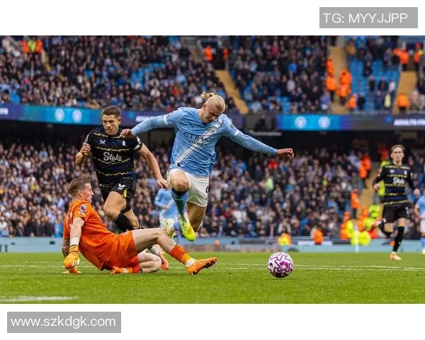 曼城对阵QPR精彩集锦回顾赛场瞬间尽显足球魅力与激情 曼城对阵QPR精彩集锦回顾赛场瞬间尽显足球魅力与激情