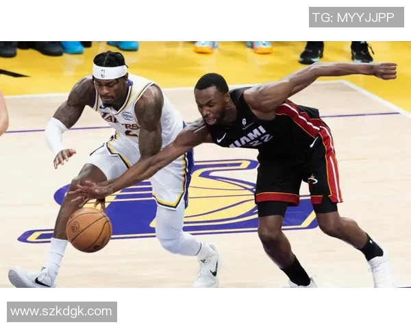 热火与湖人激战四场直播回顾精彩瞬间与赛后分析