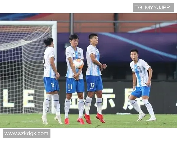 青岛黄海与天津权健激战正酣谁能在赛场上笑到最后