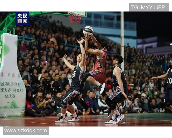 篮球明星健美之路：从赛场到健身房的完美蜕变与力量展示