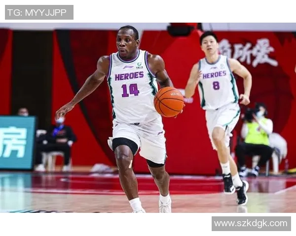 深圳街舞队的区域防守策略解析与深度剖析